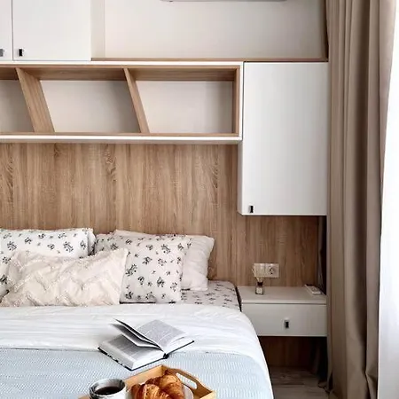 Апартамент Seaside Tyndzha *