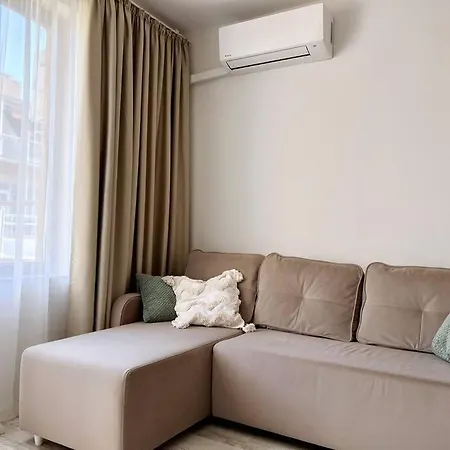 Апартамент Seaside Tyndzha *