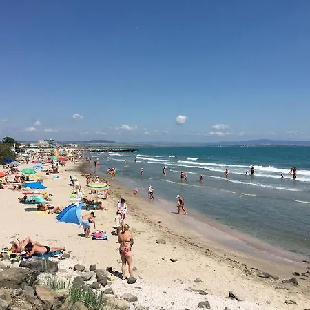 Апартамент Seaside Tyndzha *