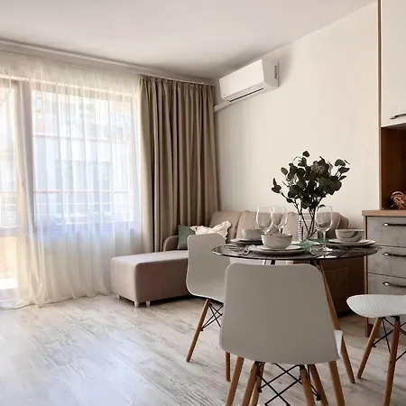 Seaside Tyndzha Daire *